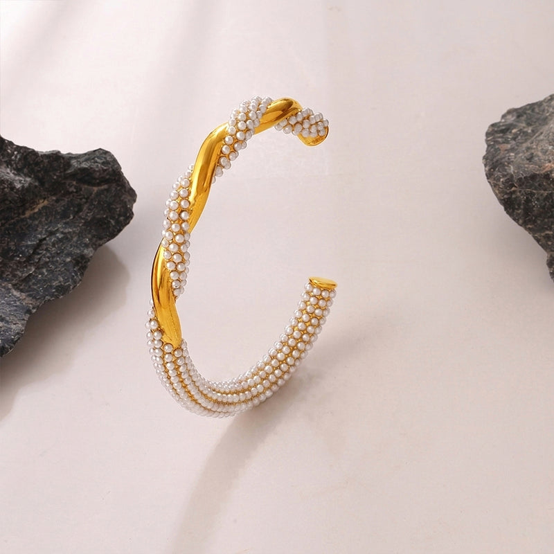 Twisted Pearl Bracelet