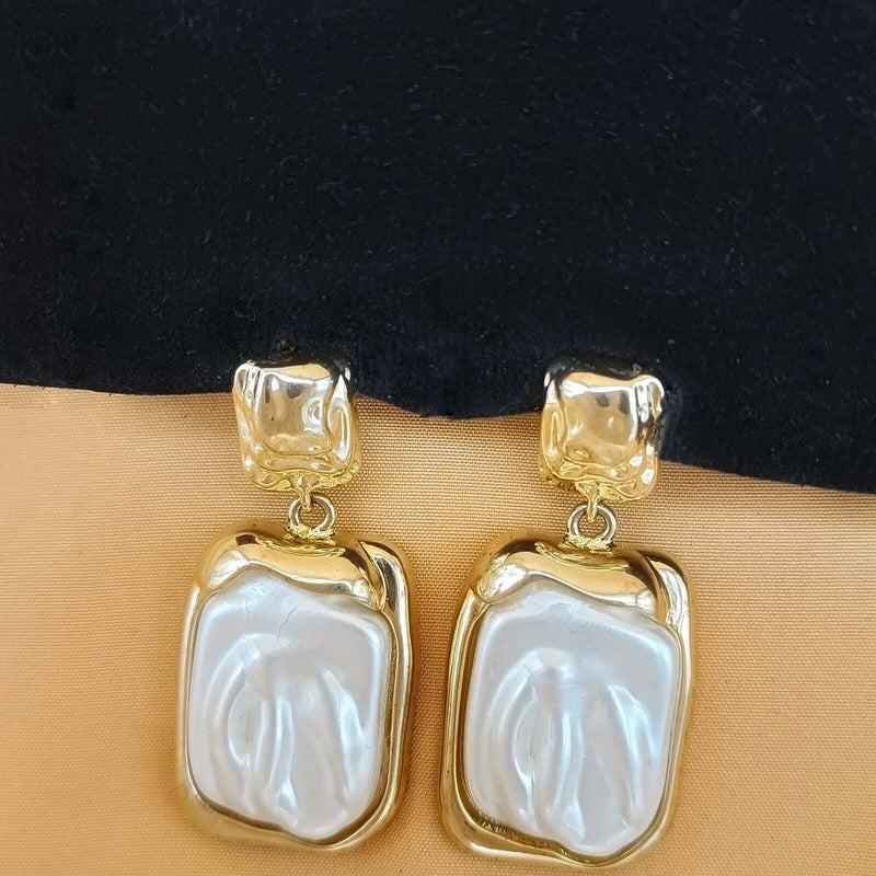 Molten Pearl Earring