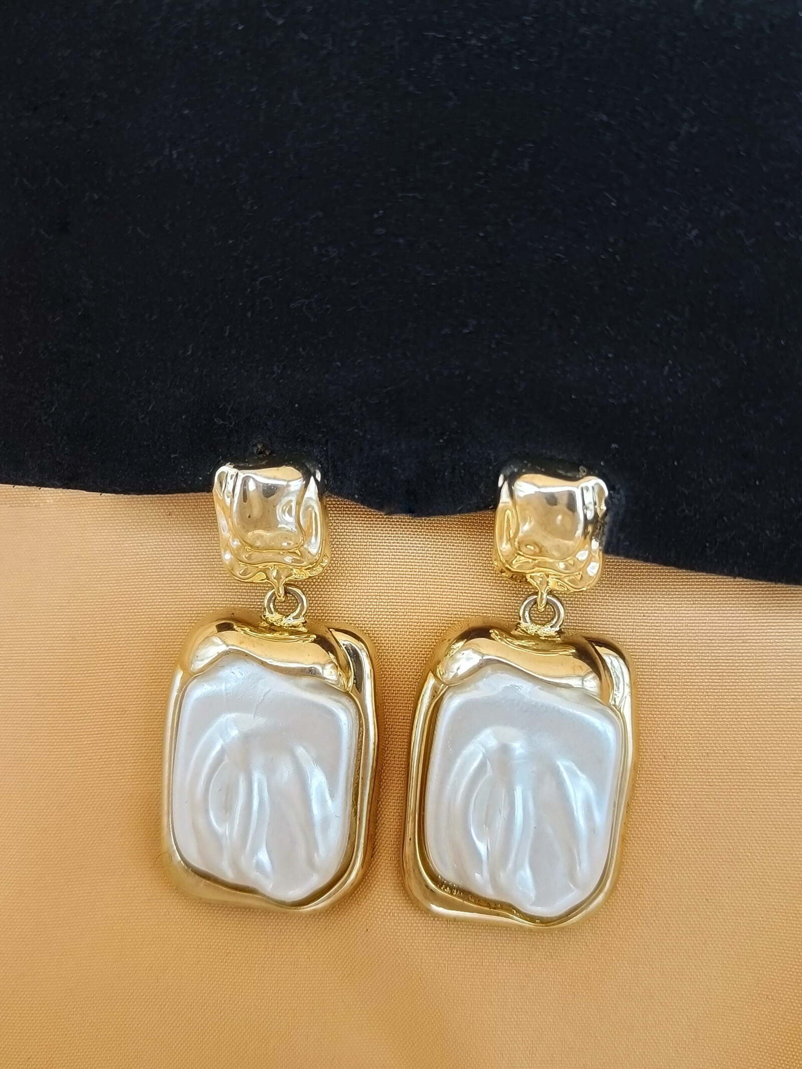 Molten Pearl Earring