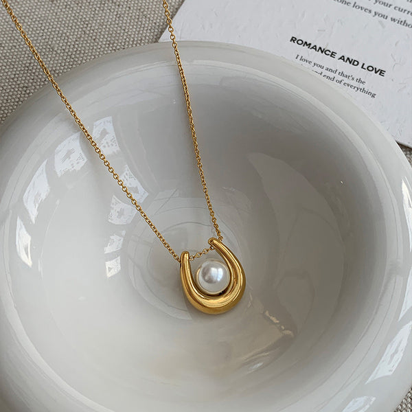 U-Shaped Pearl Necklace