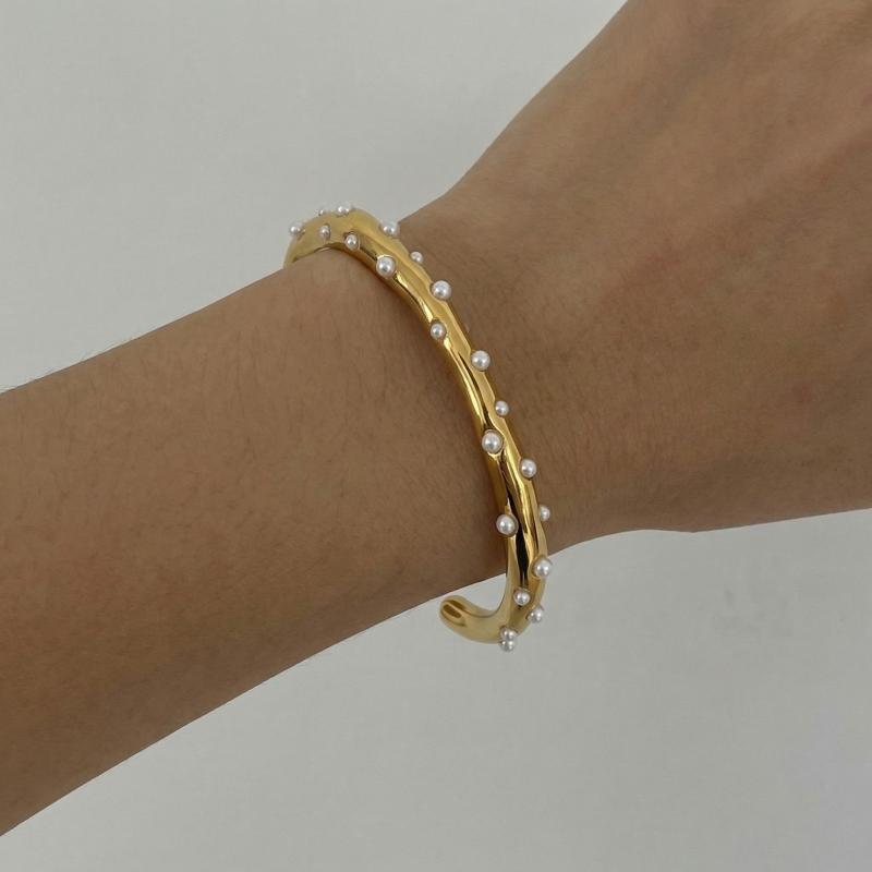 Pearl Studded Bracelet