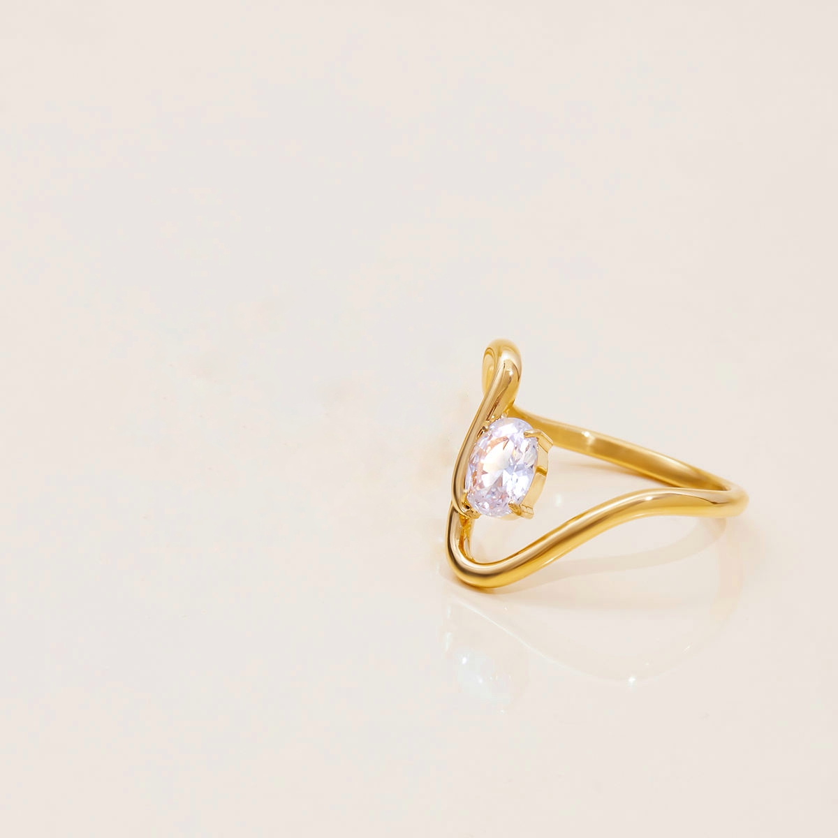 Curvy Swirl Solitaire Ring - Image 6